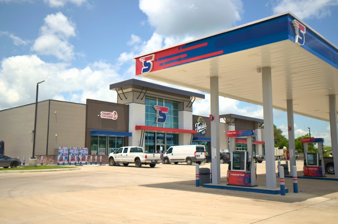 ColonyRidgeTX's tweet image. 🚗 Speedster Gas Station – Quick Fuel, Everyday Ease ⚡

Speedster Gas Station offers fast fuel and essentials. Perfect for commutes or errands—keep your day moving with ease.

📍 292 County Rd 3549, Cleveland, TX

#SpeedsterGasStation #FuelUpFast #EverydayConvenience