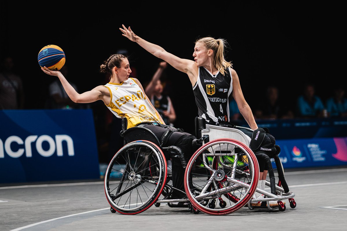 Muy buenas noticias en la primera jornada de la Universiada en Bochum 

Doble victoria del #TeamESP 🇪🇸 masculino 3x3 ante Gran Bretaña 🇬🇧 (9-16) y Alemania 🇩🇪 (6-19)

Triunfo del #TeamESP 🇪🇸 femenino ante Alemania (10-9)
🏀🏀🏀
#basket #baloncesto #wheelchairbasket