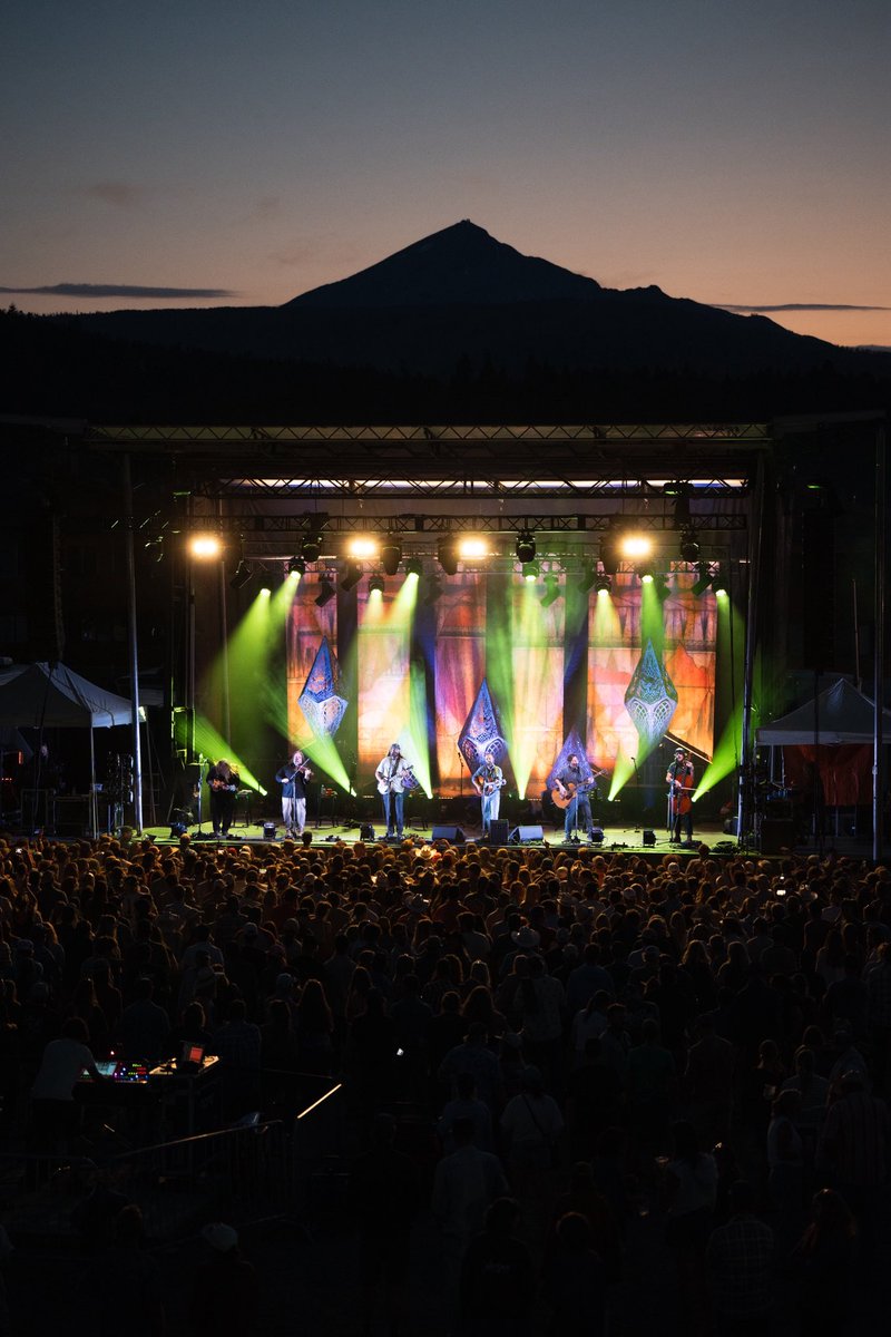 Trampled by Turtles (@tbtduluth) on Twitter photo BOZEMAN!
6:00 - DOORS
7:00 - <a href="/USAquarium/">American Aquarium</a> 
8:15 - TbT
🎟️: etix.com/ticket/p/48120… BOZEMAN!
6:00 - DOORS
7:00 - <a href="/USAquarium/">American Aquarium</a> 
8:15 - TbT
🎟️: etix.com/ticket/p/48120…