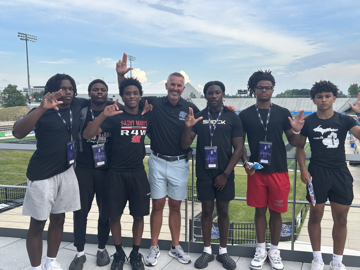 BurnsideBray05's tweet image. ⁦@CoachPostmaGV⁩ thank you for the invite. I had a great time yesterday!! ⁦@CoachWooster⁩ &amp;amp; ⁦@CoachOlsonGVSU⁩ thank you for the great conversation!!!⚓️⬆️ ⁦@CoachShoeGVSU⁩ ⁦@gvsufootball⁩ ⁦@RisingStars6⁩