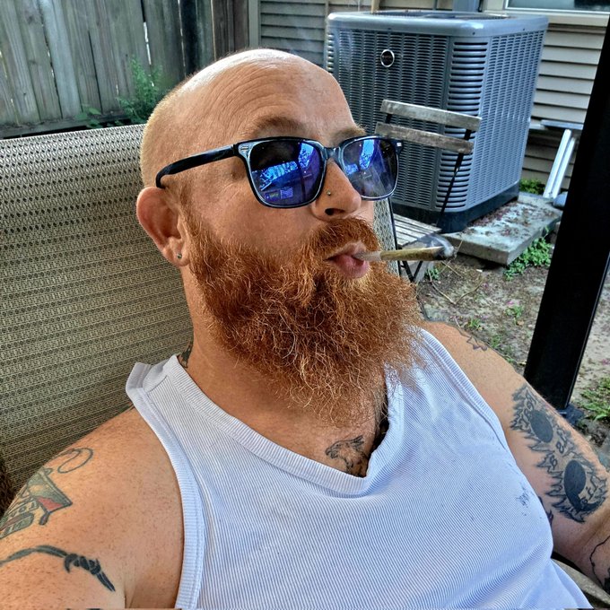 Watch TXGingerDaddy's leaked NSFW photo on TwXstars