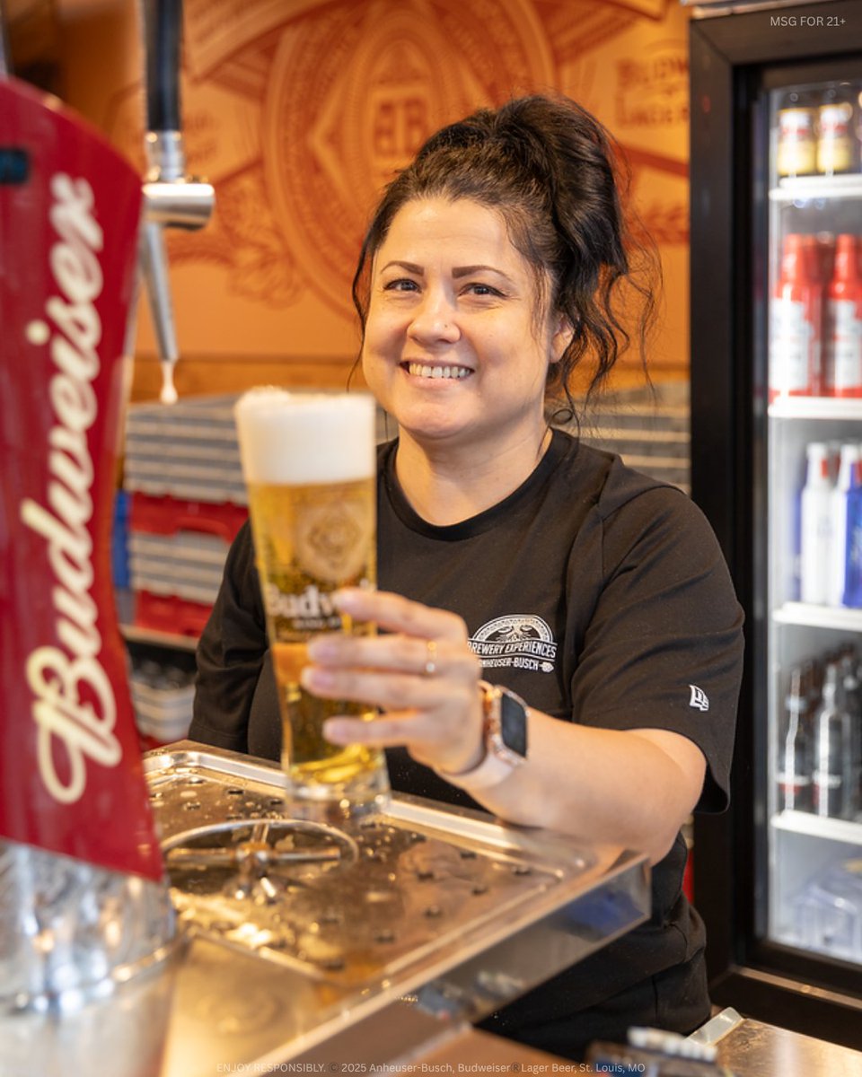 HomeOfBud's tweet image. PSA: You don't need an excuse to treat yourself to a good beer.
But if you do… it's Monday.