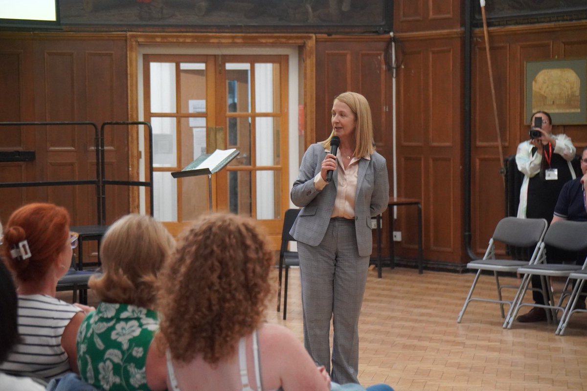 BreckFound's tweet image. The Sussex Youth Ambassador Launch Event! From networking with safeguarding professionals to sharing ideas and celebrating youth leadership, the day marked an important step in empowering young people. We’re proud of our new ambassadors, online safety starts with them!