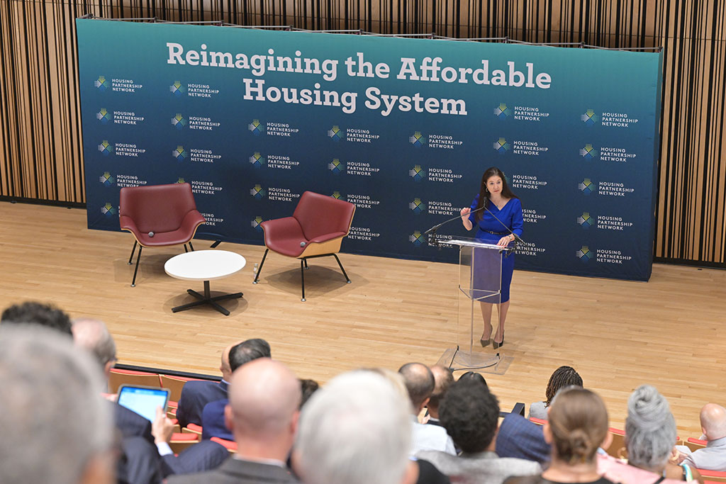 federalreserve's tweet image. On July 17, 2025, Governor Kugler delivered a speech on a view of the housing market and U.S. economic outlook: federalreserve.gov/newsevents/spe…