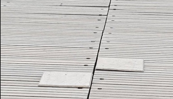 - 30 ans ou 2 ans... bah, c'est presque pareil.

- Et puis ça n'a coûté que 1,8 million d'€. 

- D'ailleurs tout le monde s'en fout, les électeurs vont en redemander.

- En plus c'est très cool, on pourra re-communiquer à mort quand on refera tout. Les médias applaudiront. 

🤑