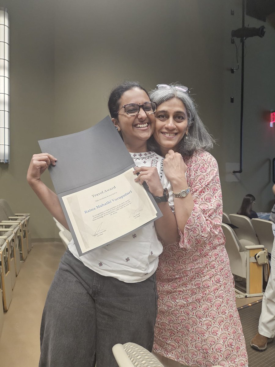 Mahathi_VR's tweet image. Thrilled and grateful to have received the travel award for #GRCPsychedelics @TIFRScience
Many thanks and congratulations to @ViditaVaidyan @MelissaHerman4 @VVyazovskiy @kwanalexc for organising this wonderful conference bringing together the psychedelic research community!
