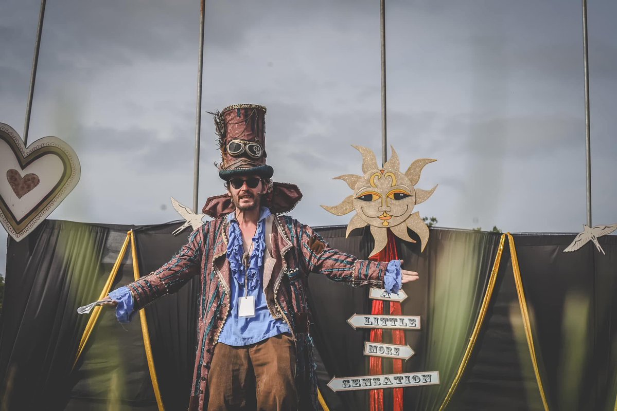 On stage at Glastonbury Music Festival this year
Such a vibe 
Image courtesy of M Knight photography

Stream our music on Spotify

open.spotify.com/artist/416Bwr5…

#glastonbury #MUSICFAIR #hiphop #rock #鬼滅の刃
