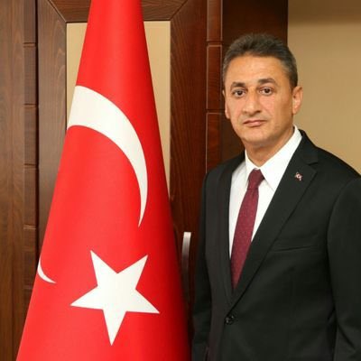 Sinop’ta Gerze Kaymakamı olarak maiyetinde çalıştığım Vali-Mülkiye Başmüfettişi sayın Erol Karaömeroğlu ve ailesinin geçirdiği trafik kazasını üzüntüyle öğrendim. 
Kendilerine ve kıymetli ailesine Allah’tan acil şifalar diliyor, geçmiş olsun dileklerimi iletiyorum.