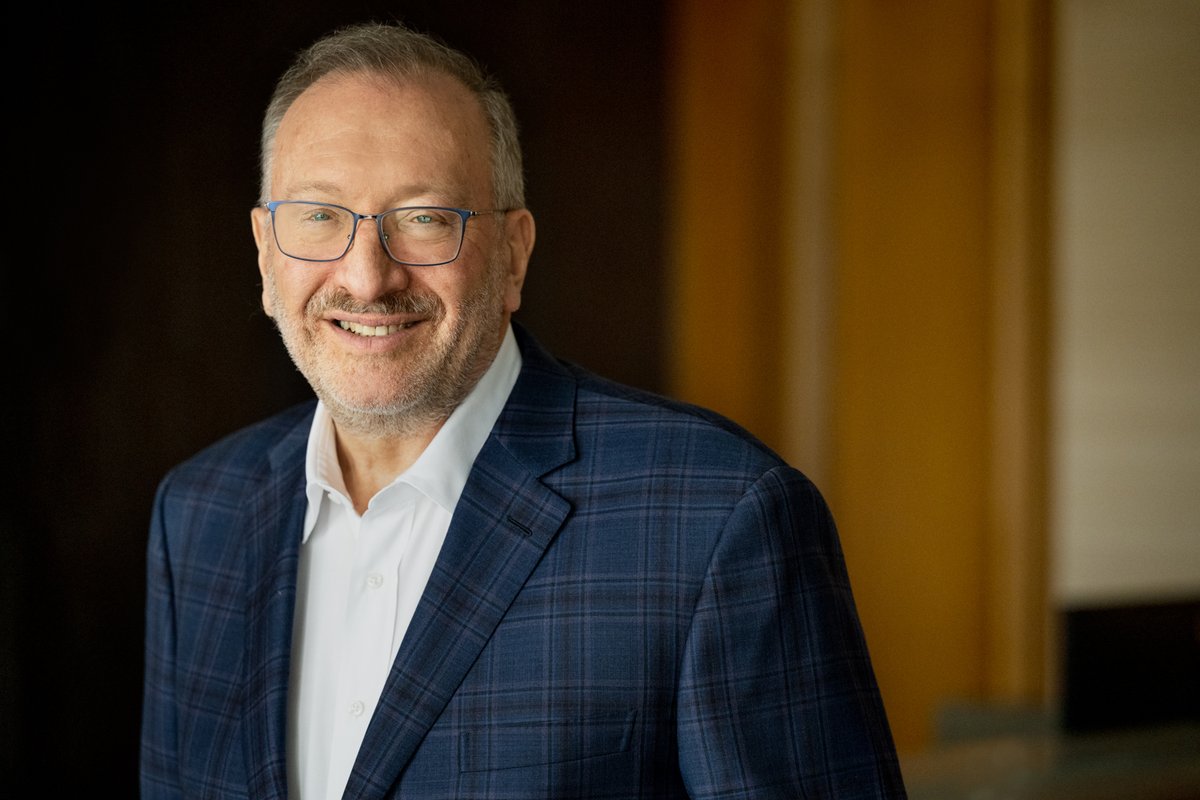 broadinstitute's tweet image. We are thrilled to announce that Seth Klarman will become the next Chair of the Broad Institute Board of Directors, succeeding Eric Schmidt. We also welcome Aviv Regev as a new member of the Board. broad.io/Klarman-Board