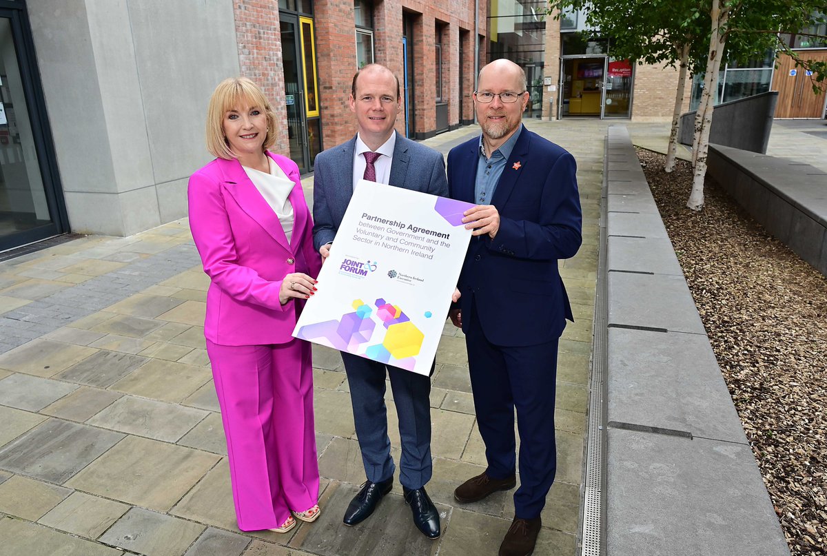 CommunitiesNI's tweet image. Minister @GordonLyons1 has welcomed the new Partnership Agreement between the @NIExecutive and the Voluntary and Community Sector, which marks a significant step forward in strengthening collaboration, trust, and shared purpose across both sectors.

Read more:

🔗…