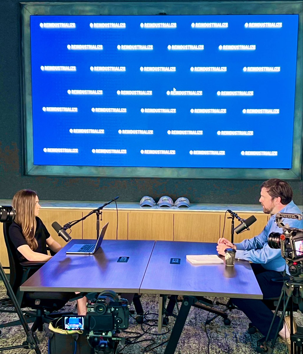 Elianoayounes's tweet image. Palantir’s Greg “the big show” Little sat down with @MollySOShea // @sourceryvc 👀
I can’t wait for this to drop. Greg is one of the best in the business at articulating the importance of software and AI and how it impacts the warfighter 🇺🇸