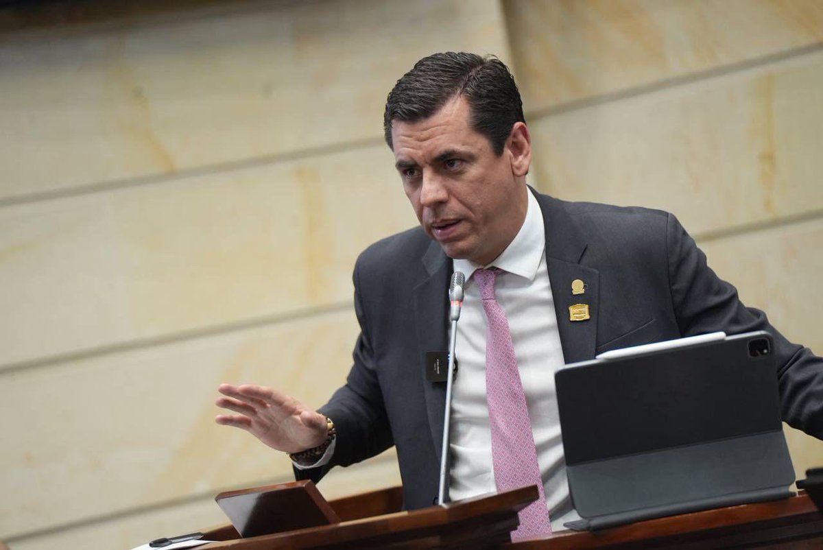 Julio Alberto Elias Vidal (@julioeliasvidal) on Twitter photo 📢 ¡Lo logramos! Dos iniciativas que impulsamos desde el Congreso de la República hoy se integran a nuestro marco normativo, tras haber sido sancionadas por el presidente <a href="/petrogustavo/">Gustavo Petro</a> .
Como autor y ponente de estos proyectos, celebro que ya son una realidad, son leyes de la 📢 ¡Lo logramos! Dos iniciativas que impulsamos desde el Congreso de la República hoy se integran a nuestro marco normativo, tras haber sido sancionadas por el presidente <a href="/petrogustavo/">Gustavo Petro</a> .
Como autor y ponente de estos proyectos, celebro que ya son una realidad, son leyes de la