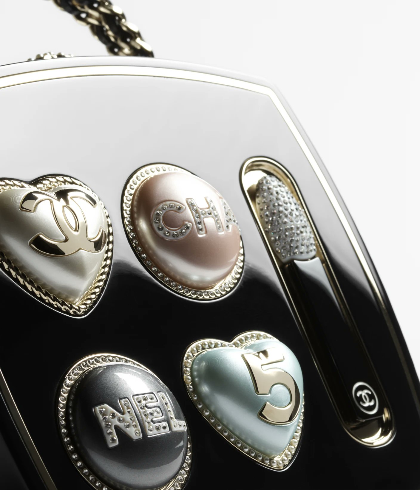 【毎日つけたくなる可愛さが魅力的♡】CHANEL バレッタ シャネルの「バレッタ」が可愛すぎる！ヘアアレンジが楽しくなる