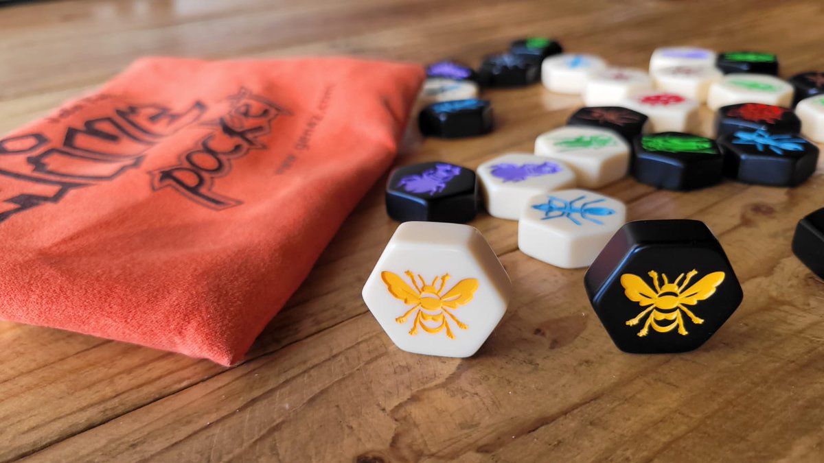 asomarte's tweet image. ¡La de emociones que caben en una mesa si hay un tablero de juego🧩🎲!
El Dragón Board Games Grill tiene más de 200 juegos de mesa, wargames y de rol para todas las edades.
📍Blvd. Jurica-La Campana 940 local 3, Juriquilla.
⌚️ Ma 16 a 22h, Mi-V 16 a 23h, S 14 a 23h, D 14 a 20h