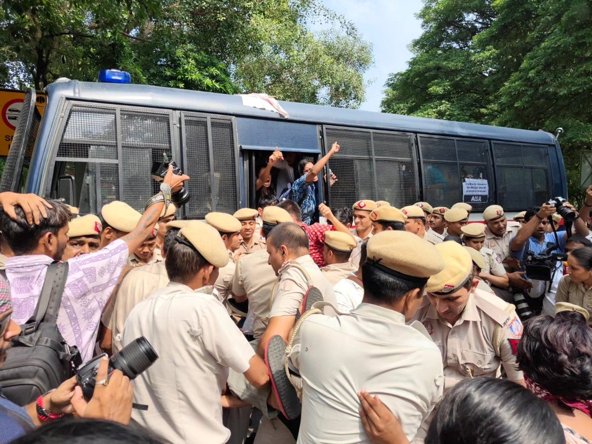 SFI Delhi held a protest today at Odisha Bhawan demanding the immediate resignation of Odisha Higher Education Minister Suryabanshi Suraj, following the horrific suicide attempt by a female student of Fakir Mohan College, Balasore.