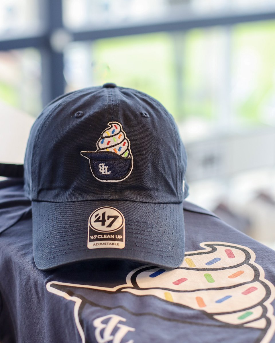 TheBayRepublic's tweet image. Warning: This fit may cause brain freeze 🧊🍨 The Rays sundae helmet hat and tee are flying off the shelves. Don’t miss out!