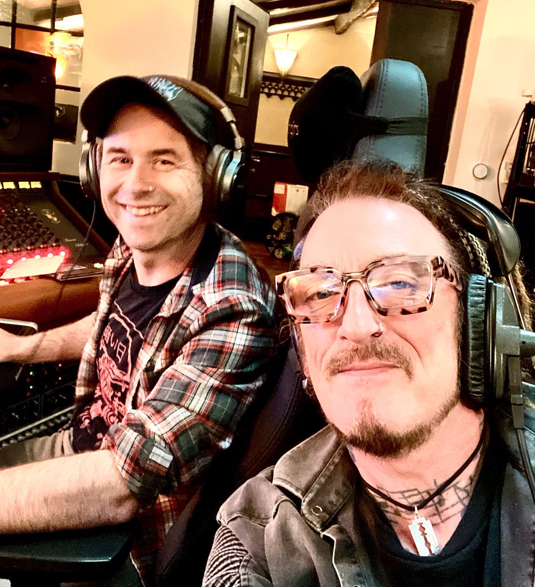 GingerWildheart's tweet image. Ladies and gentlemen..the sixth Wildheart, the amazing Jim Pinder