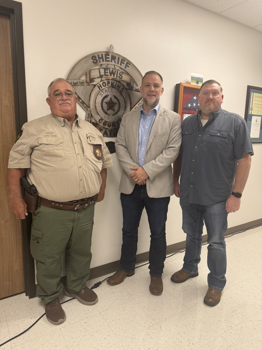 BrentMoneyTX's tweet image. Great morning meeting with Sheriff Lewis Tatum and Chief Deputy Tanner Crump about law enforcement and the Hopkins County jail. We talked about needed legislation to attack the fentanyl crisis and a cold case murder they just solved from almost 30 years ago!
Keep up the good the…