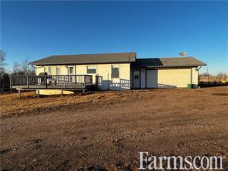 FarmsPrairies's tweet image. 324 acre beef farm is up for grabs in Roblin, Manitoba 🔻
Established yard site, bungalow, garage, 1/2 section fenced & cross fenced, perimeter fence, 30' x 30' Goodon barn, 8 steel pens, and much more.
farms.com/farm-real-esta…
#FarmRealEstate