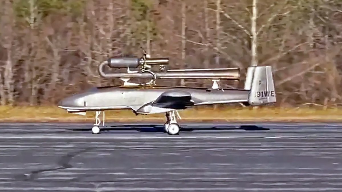SukritGanesh's tweet image. Honest question: why arenโt pulsejet engines used to power modern one-way attack drones? Theyโre incredibly cheap & simple to make and boast a high power to weight ratio. Sure theyโre loud and have a high heat signature, but drones arenโt meant to be stealthy anyways.