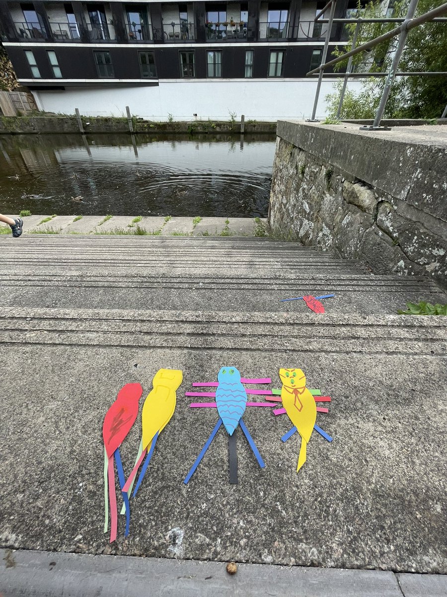 WOLCT's tweet image. Art is everywhere, as the children at our Coalie Park event learned today. They made leaf rubbings, explored observational drawing with bugs they found grass sweeping, and we all had great outdoor fun.