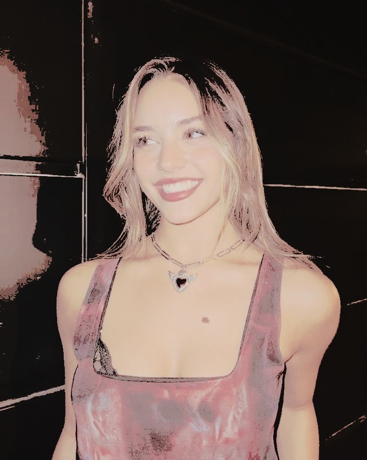 LAMALEZARP's tweet photo. ———— ᪤   * ¿DONDE ESTÁ,
                                DÓNDE FUE?

𝐋𝐀𝐑𝐀 𝐒𝐀𝐍𝐓𝐎𝐒

᪤   *  25 años | Ella | Vive con su abuela y una gata que odia a todos

᪤   * Vende bijou artesanal, limpia casas y va a La Kulturalita

𝘔𝘈𝘚 𝘐𝘕𝘍𝘖 𝘈𝘉𝘈𝘑𝘖 https://t.co/cX0F96EXuN