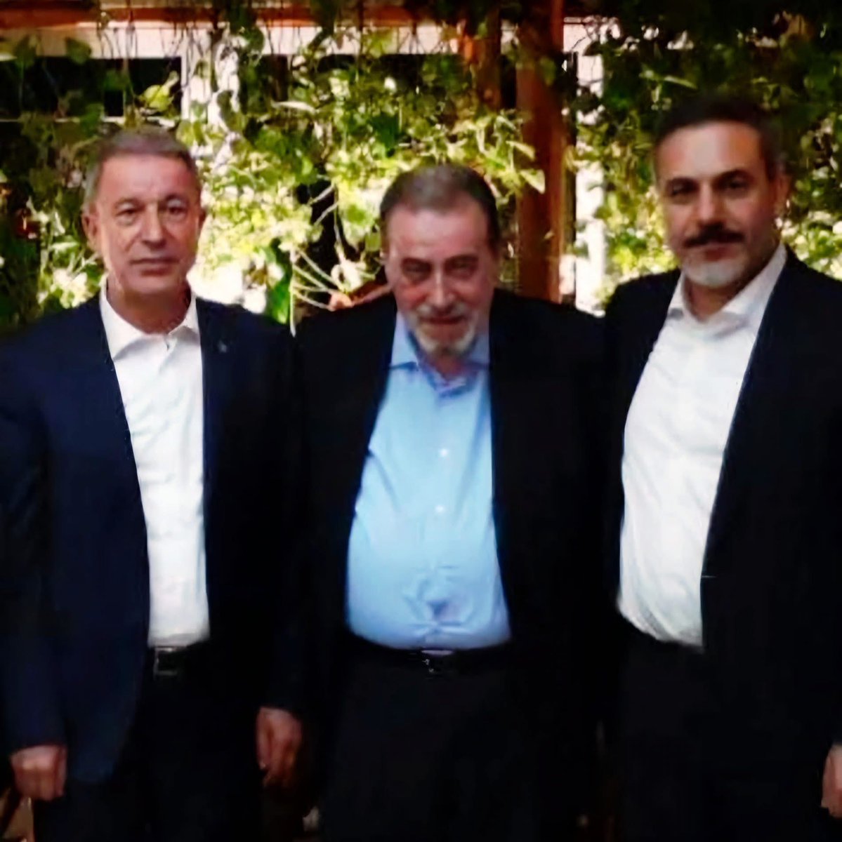 Cetres1's tweet image. Bosna ordusunun eski generallerinden merhum Halil Brzina’nın cenazesi Cumartesi günü Gazi Hüsrevbey Camii’nde kılınacak. Cenaze, doğum yeri Stolac’ta toprağa verilecek. Merhum Brzina, Cumhurbaşkanımızın, Eski Savunma Bakanımız ve Dışişleri Bakanımızın da değer verdiği bir isimdi.