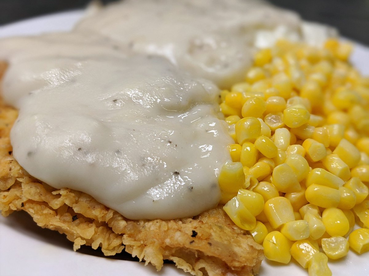 FowlerStGrill's tweet image. Slay your hunger with our 1/2 lb. Fried Chicken Breast Lunch! 🍗💥 Get ready to taste the crunchiest, juiciest explosion of flavors you've ever experienced. #FowlerStreetGrill #FeastModeOn 🔥🔥