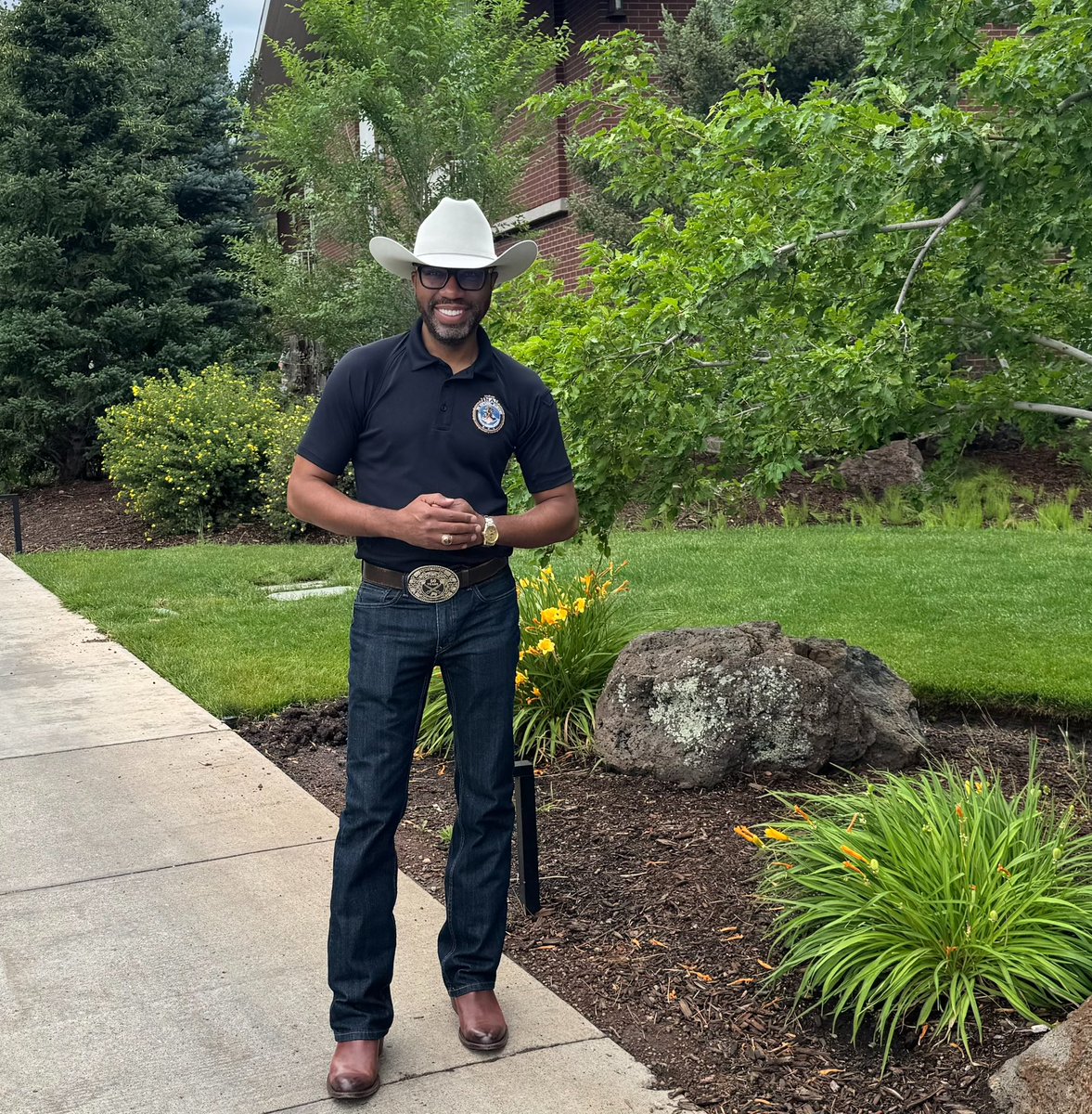 ChiefKenMcCoy's tweet photo. Wrapped a great week in Flagstaff at the Arizona Law Enforcement Summit. Valuable conversations, strong connections, and shared commitment to service. Bonus: a welcome escape from the Valley heat. 🤠
Grateful for the work, the people, and the cooler temps.
#AZSummit #LeadershipInAction #LawEnforcement #Flagstaff #PublicSafety