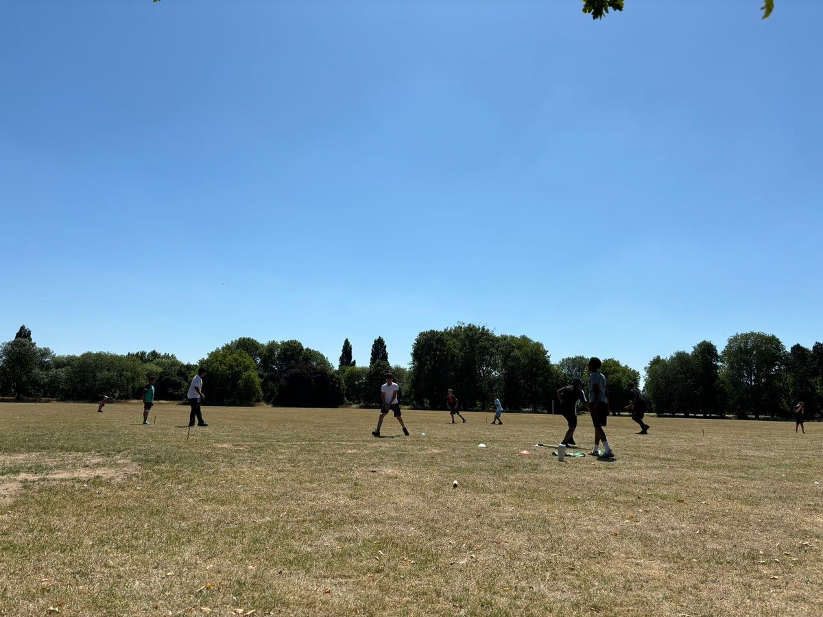 Last Week at Lark in the Park: We Beat the Heat! ☀️

What a week! Despite the heatwave, our community showed up with smiles, sunscreen, and serious summer spirit. 💪😎