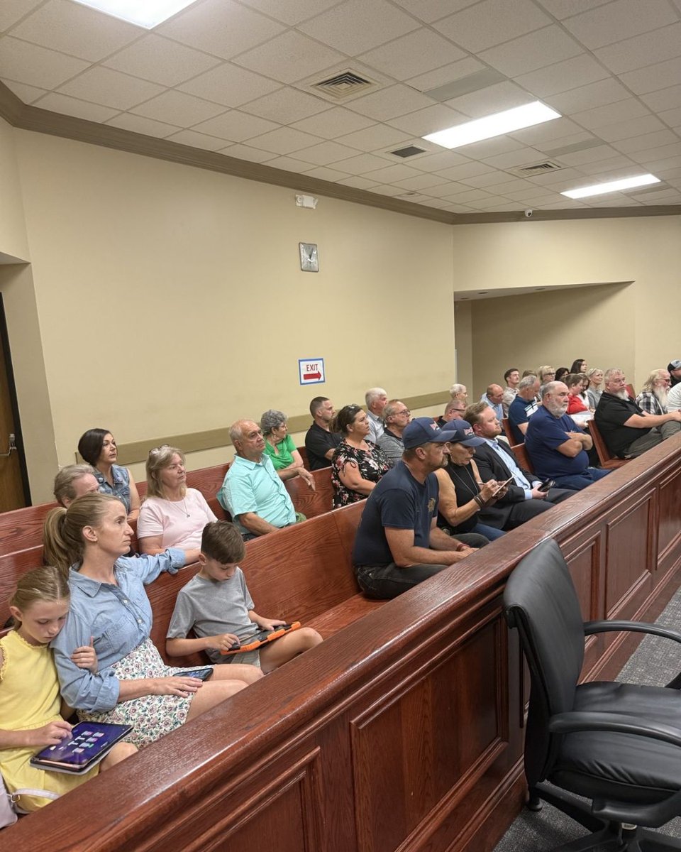 AFPKentucky's tweet photo. AFP-KY’s Eastern KY GED Michael Frazier hosted a powerful event in Powell Co. this week featuring Sen. Brandon Smith, Judge Barnes & more. From 2025 session highlights to local priorities, it was a night of vision & community! #AFPKY #KYpolitics #EasternKY https://t.co/jGPkL59zwM