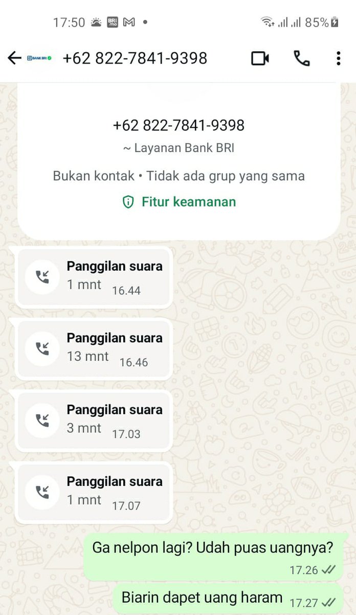 worthlifedswr's tweet photo. jadi pertama, bokap nerima telepon WA atas nama bank bri yang terlihat dari nama dan juga foto profilnya. dia (si penipu) bilang kalau kita beli pulsa sebesar 2 juta rupiah.

ini bukti chat nya guys (sengaja ga aku sensor ya, rasain) https://t.co/eUyowNVP5L