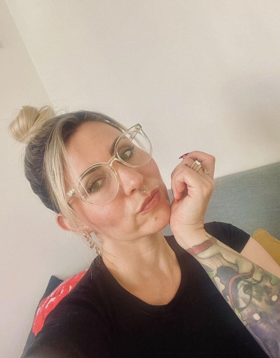 ReahRuin's tweet photo. Guess whoโs not paying for her own drinks tonight?
#ruinweek #bdayweek #birthdayspoilme #paypigs https://t.co/46mruSEFpu