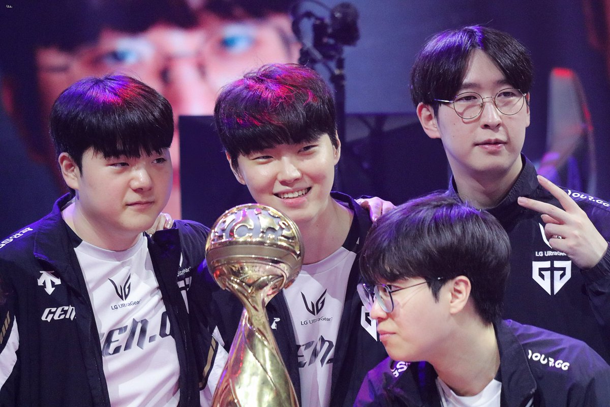 goongogu's tweet image. #MSI2025 Finals 

🫰🫰🫰

#젠지 #GENG