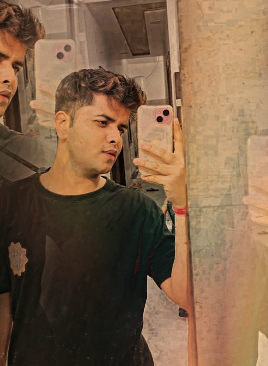 archittsharmaaa's tweet image. artist / art