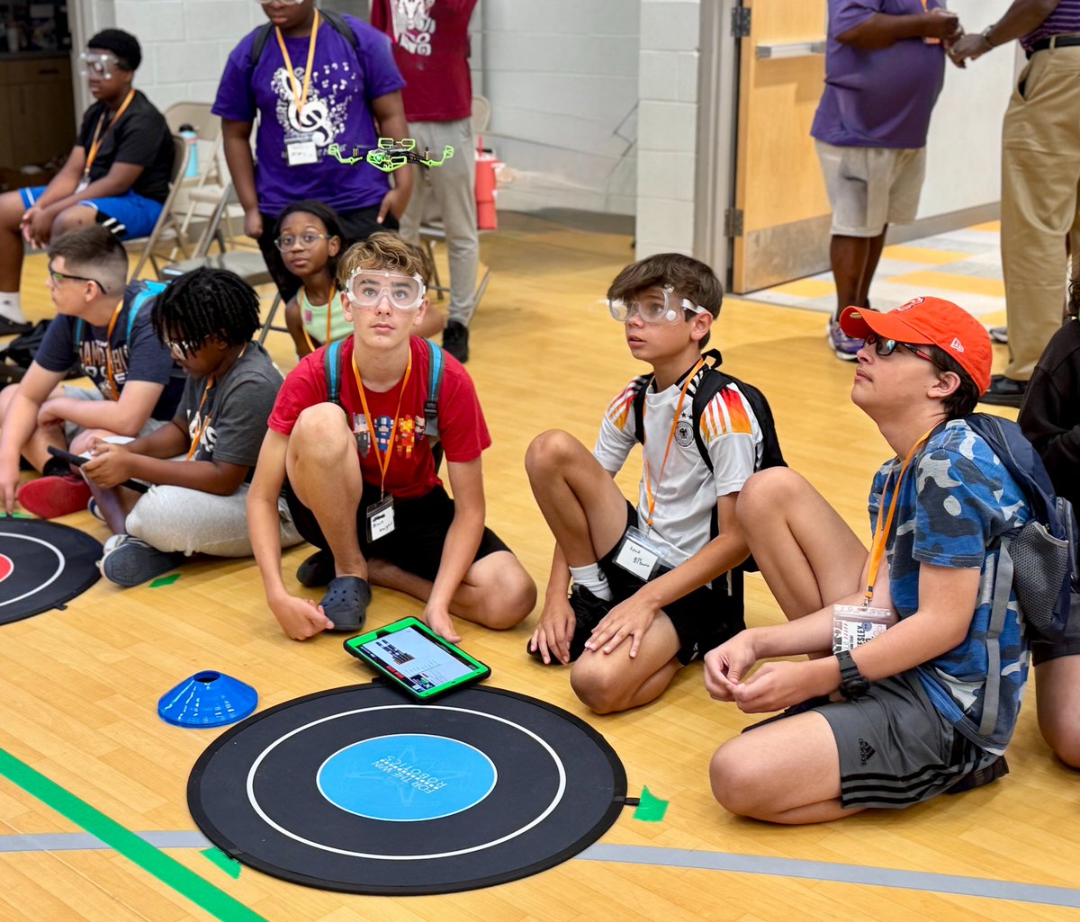STEMsally's tweet image. We took flight in Clemson! Students learned to Build. Fly. Code. Compete.® with Hopper® for FREE thanks to the Littlejohn Community Center, @cybergreengroup @FTWRobotics. Huge thanks to @ClemsonUniv, Call Me MiSTER, TRIO, Mayor Halfacre &amp;amp; alumni like Craig Mobley! 
#FlyWithHopper