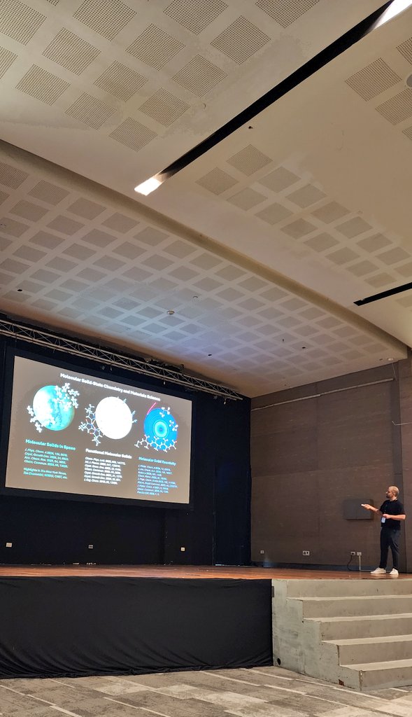 MolinaGroup's tweet image. A fantastic talk by @RuncevskiLab at @iccoss2025 🇲🇽
Titan in a jar, WOW 😮
Thank you Tomce!