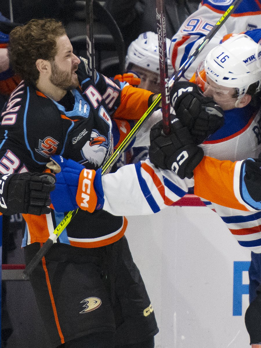 SDGullsAHL's tweet image. Shhhhhhh馃か
Here's an exclusive first look at Brou in Gulls gear 馃