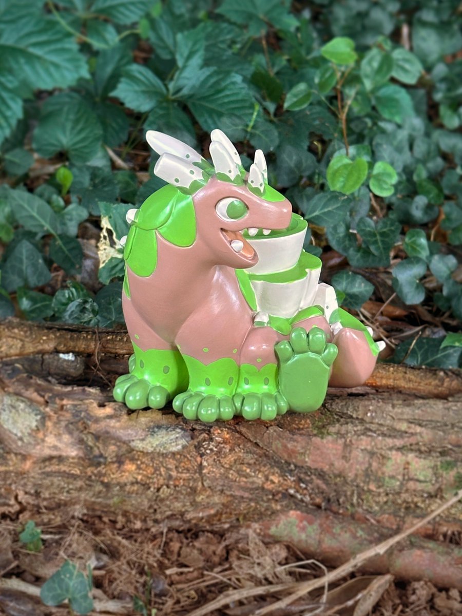 SerenityForge's tweet image. Our Premium and Collector’s Editions of The Wandering Village are now open for pre-order! 💚
Today we can also share a first look at a sample of the adorable Onbu succulent pot included in every Collector’s Edition 😍
What will you grow on your Onbu? 🌱
store.serenityforge.com/collections/wa…