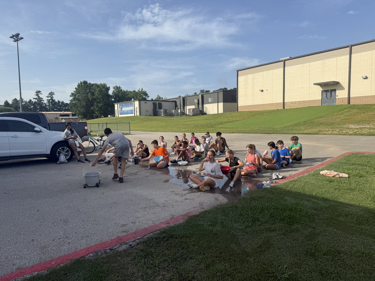 MagnoliaXC_GirlsT&F (@xc_magnolia) on Twitter photo Ending the week with a bit of fun!
Great week everyone. Let keep grinding. Ending the week with a bit of fun!
Great week everyone. Let keep grinding.