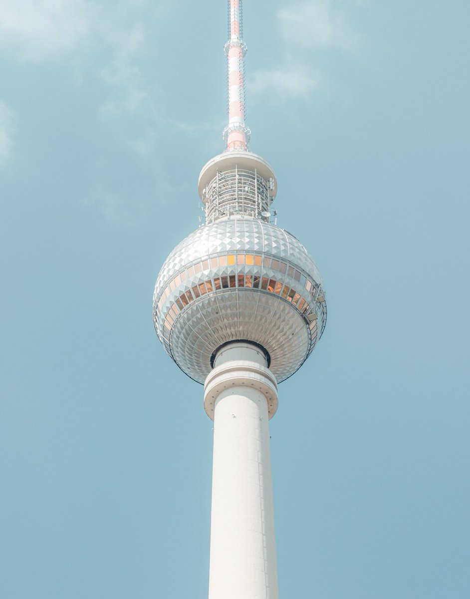 Lightroom's tweet image. The Berlin sun showed up for 5 minutes and luckily Tom Tägtmeier (tombaenre on Instagram) was ready 😎. #MadeWithLightroom