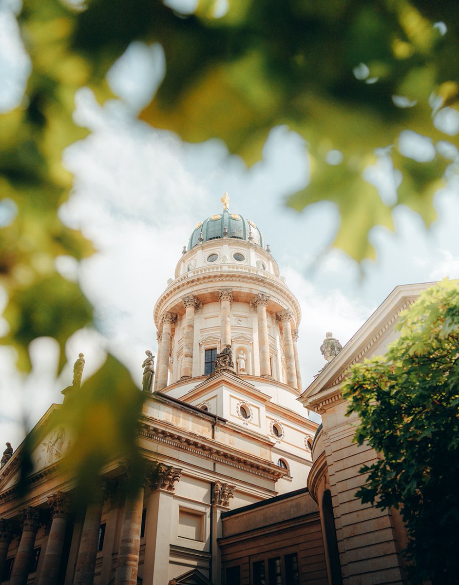 Lightroom's tweet image. The Berlin sun showed up for 5 minutes and luckily Tom Tägtmeier (tombaenre on Instagram) was ready 😎. #MadeWithLightroom