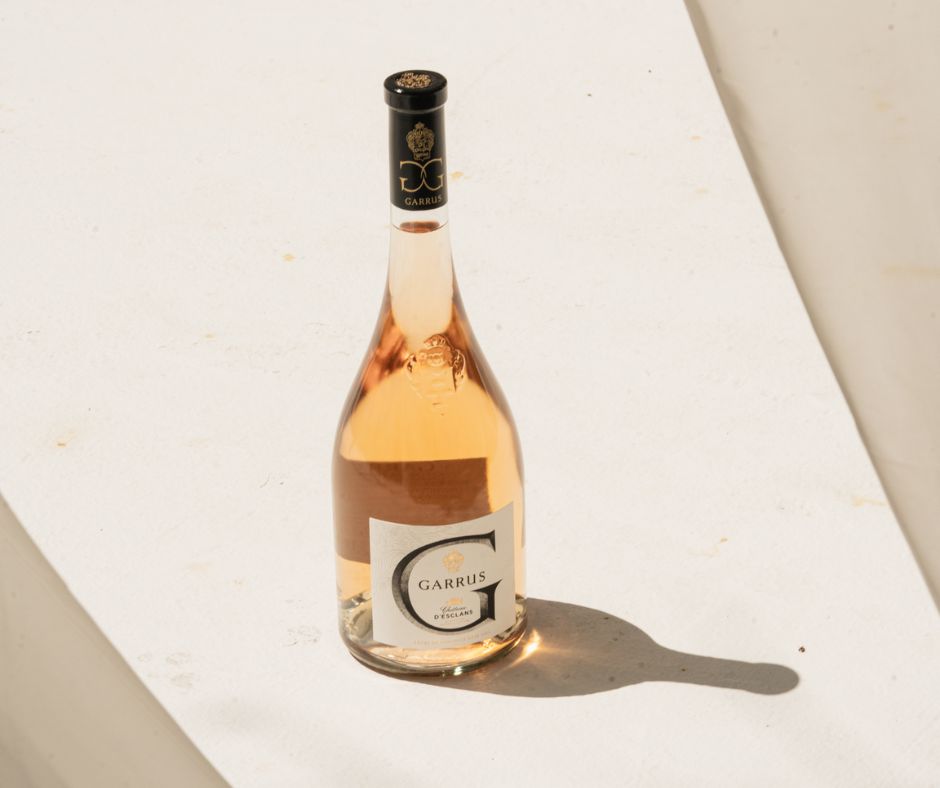 ✨ Le #Garrus2023 du #ChâteaudEsclans révèle toute la magie des vignes centenaires de #Provence ! #Grenache et #Rolle s'unissent dans ce rosé d'exception à la structure impressionnante. 🔎 Découvrez la : fcld.ly/garrus_2023
