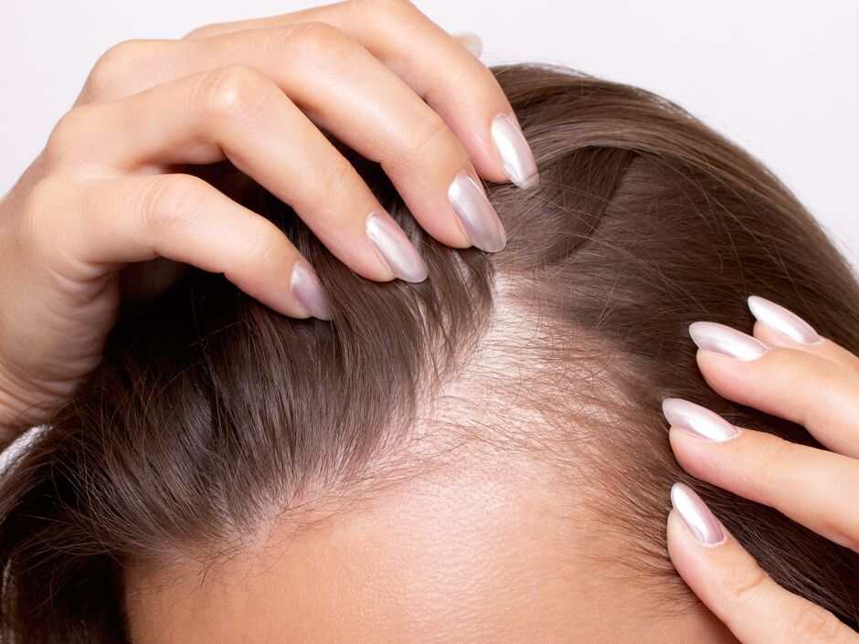 💊✨ Biotin for Hair Growth: Magic or Marketing? 🧬🧖‍♀️💇‍♀️
Gummies, shampoos, TikToks... but does biotin actually help your hair grow? Or are we just falling for shiny promises? 👀

🔬 What does the science say?
👩‍⚕️ Who really benefits?
⚠️ Can too much do harm?

👇 Tap the link to
