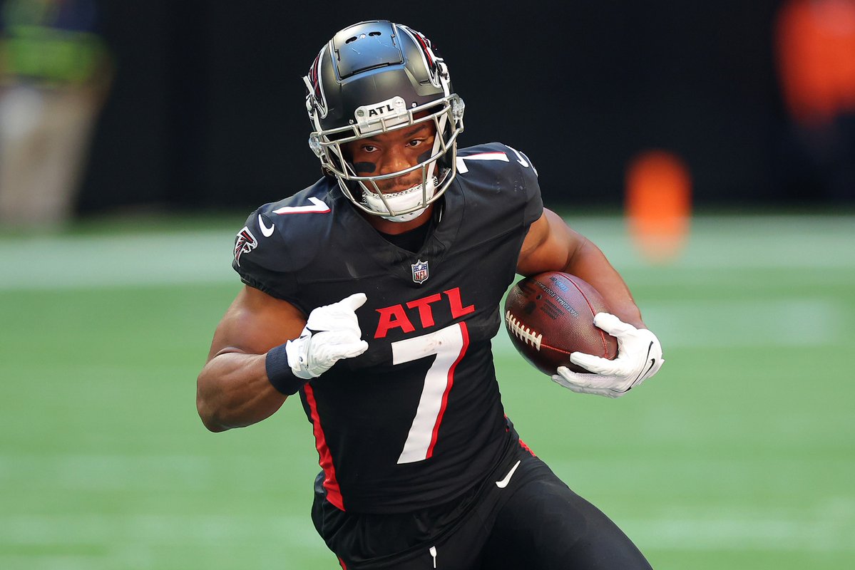 RazzballNFL's tweet image. 2025 Fantasy Football Running Back Rankings football.razzball.com/2025-fantasy-f…