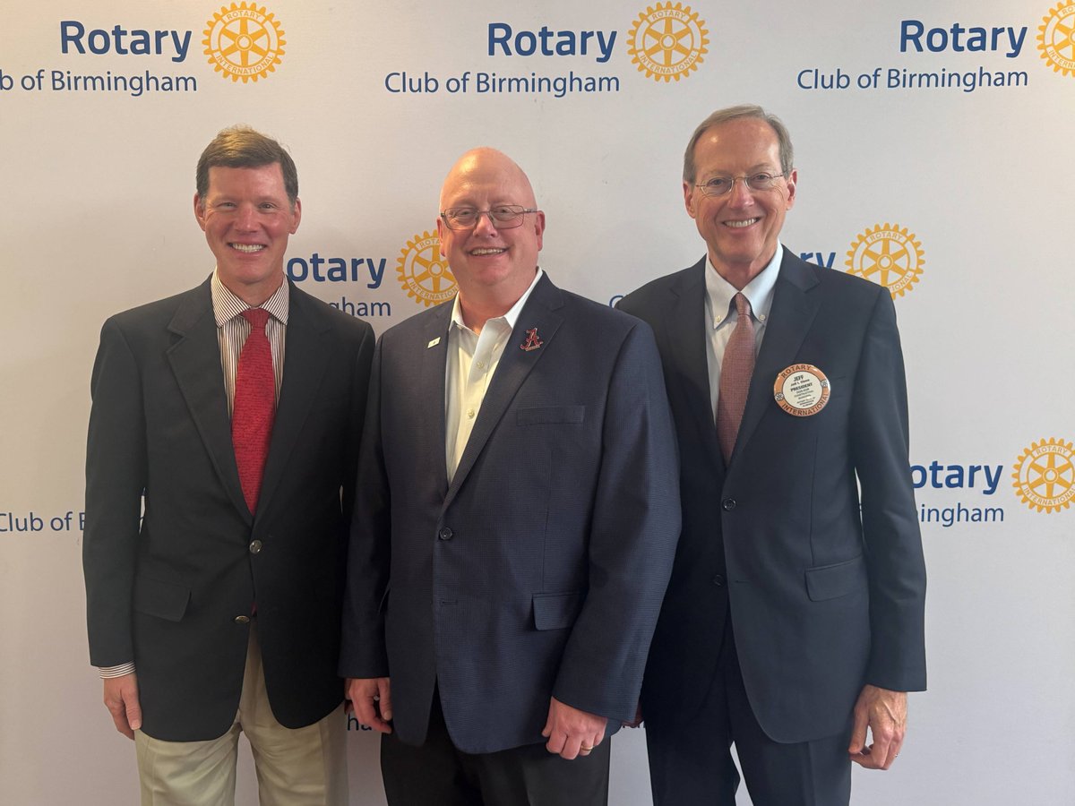 GWSCatUA's tweet image. Proud to have our GWSC Director represent GWSC + Alabama Water Institute at the Rotary Club of Birmingham luncheon. Thank you to June Clark, Jeris Gaston, and LeNa&apos; McDonald for the warm welcome and focus on water resilience.

#WaterSecurity #ScienceForPolicy #BhamRotary