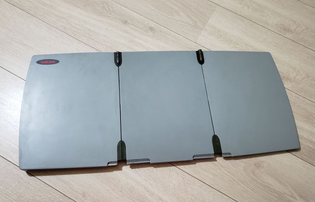 rf_hacking's tweet image. I accidentally broke the SMB connector on the antenna of the Inmarsat Nera satellite terminal. The antenna is very good, with a gain of about 16 dBi (EIRP 25 dBW - 8W - 1). I had to replace the connector with an SMA.  Interestingly, the side parts don&apos;t physically contact.