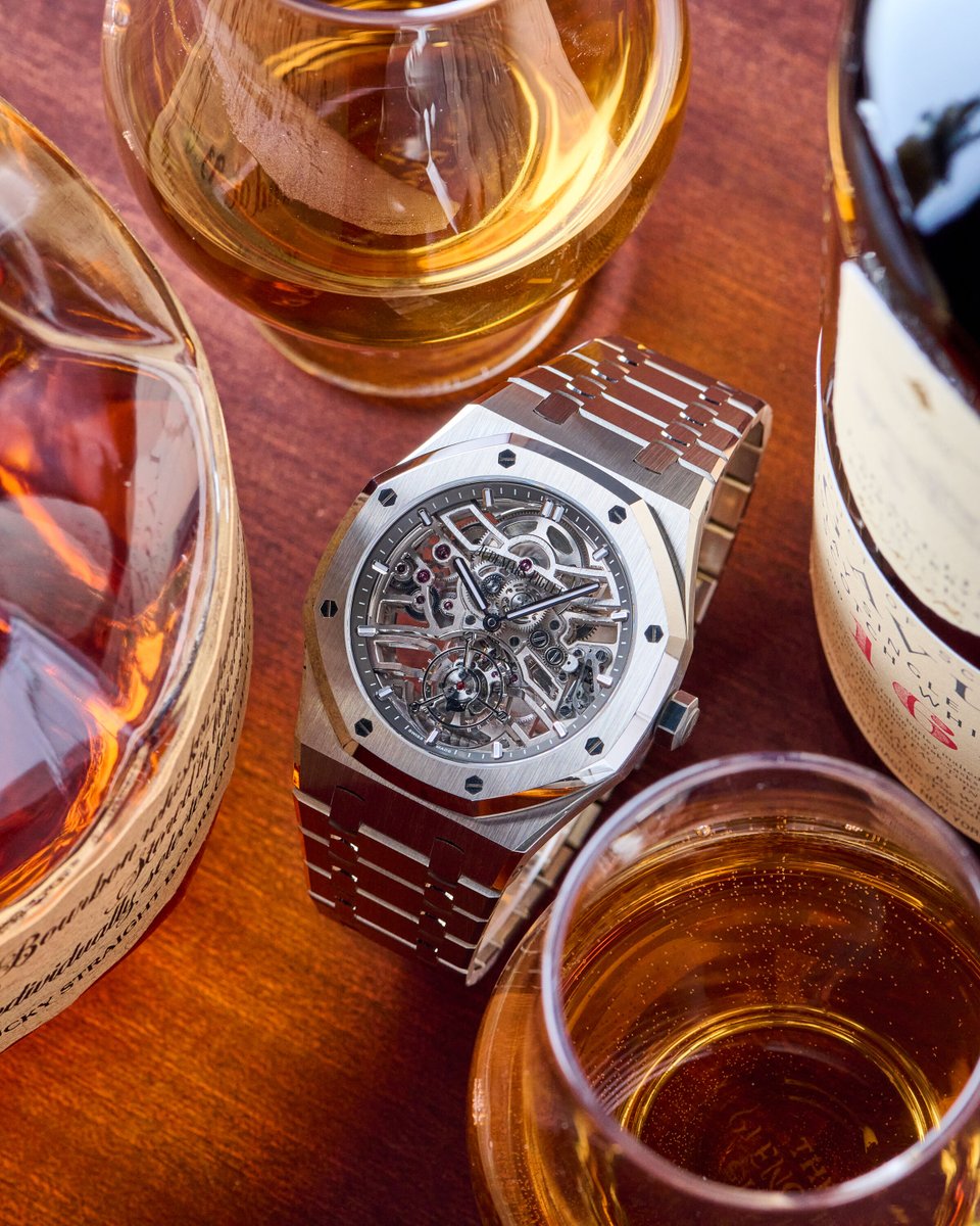 EuropeanWatchCo's tweet image. 🌀 Skeletonized. Hypnotizing. Unapologetically Royal Oak. 🌀

The Audemars Piguet Royal Oak Selfwinding Flying Tourbillon Openworked ref. 26735ST.OO.1320ST.02 is a masterclass in modern haute horlogerie that pairs the iconic Gérald Genta design with next-level openworking and a…