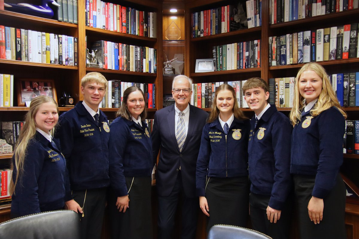 JerryMoran's tweet image. .@KansasFFA is shaping the next generation of leaders and preparing students for successful careers. I enjoyed meeting with KS FFA officers and learning about their experience representing KS on a national level & how FFA has impacted them. Thanks for stopping by!