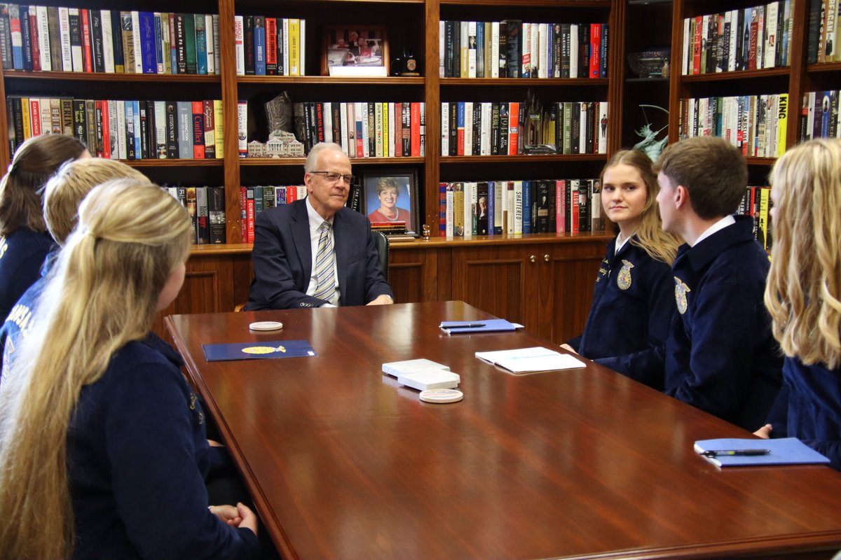 JerryMoran's tweet image. .@KansasFFA is shaping the next generation of leaders and preparing students for successful careers. I enjoyed meeting with KS FFA officers and learning about their experience representing KS on a national level & how FFA has impacted them. Thanks for stopping by!